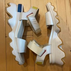 Sorel Kinetic Sandal US W 7 - Like New